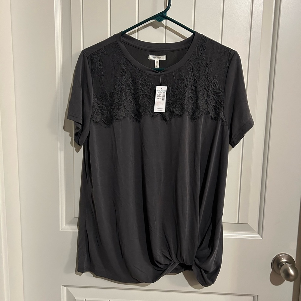 NWT cute grey Maurices Tee